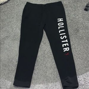 Black hollister jogger pants.